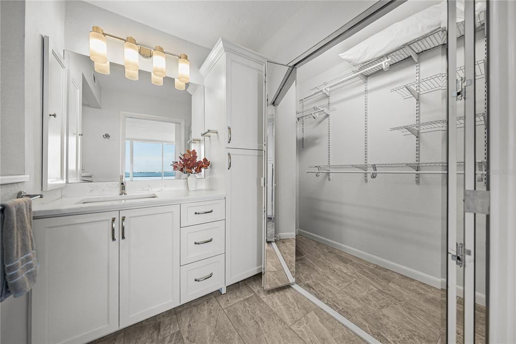 На продажу: $675,000 (2 спален, 2 ванн, 1255 Квадратных фут)