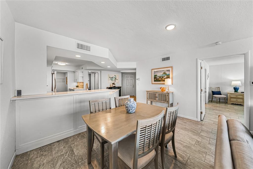 На продажу: $675,000 (2 спален, 2 ванн, 1255 Квадратных фут)