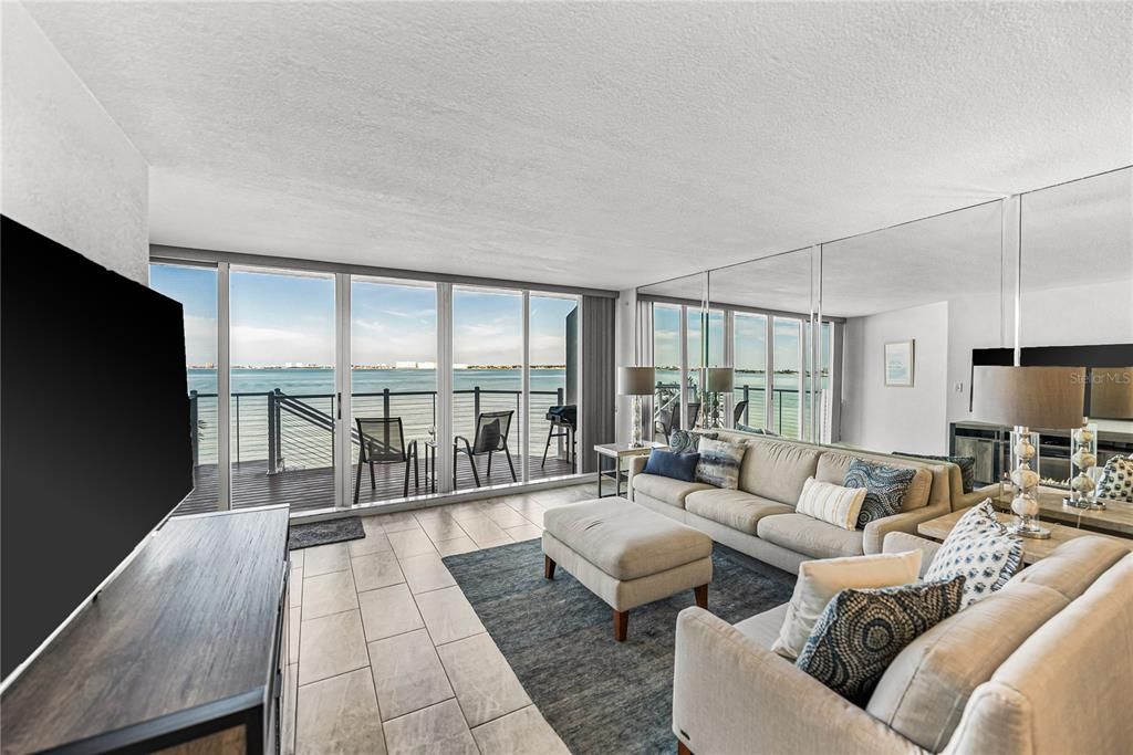 На продажу: $675,000 (2 спален, 2 ванн, 1255 Квадратных фут)