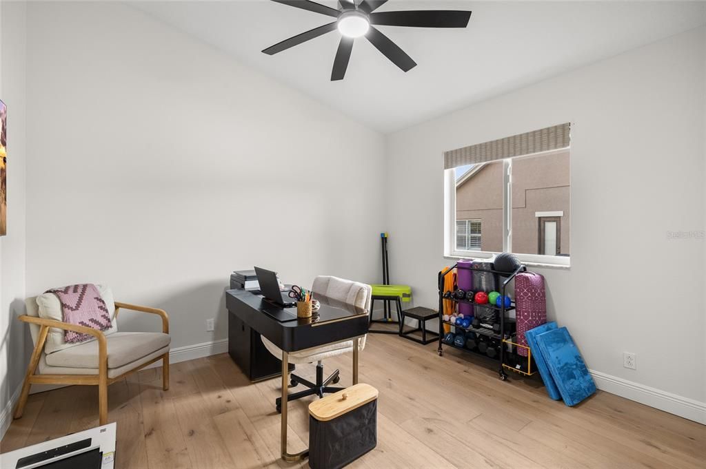 Active With Contract: $449,900 (3 beds, 2 baths, 1762 Square Feet)