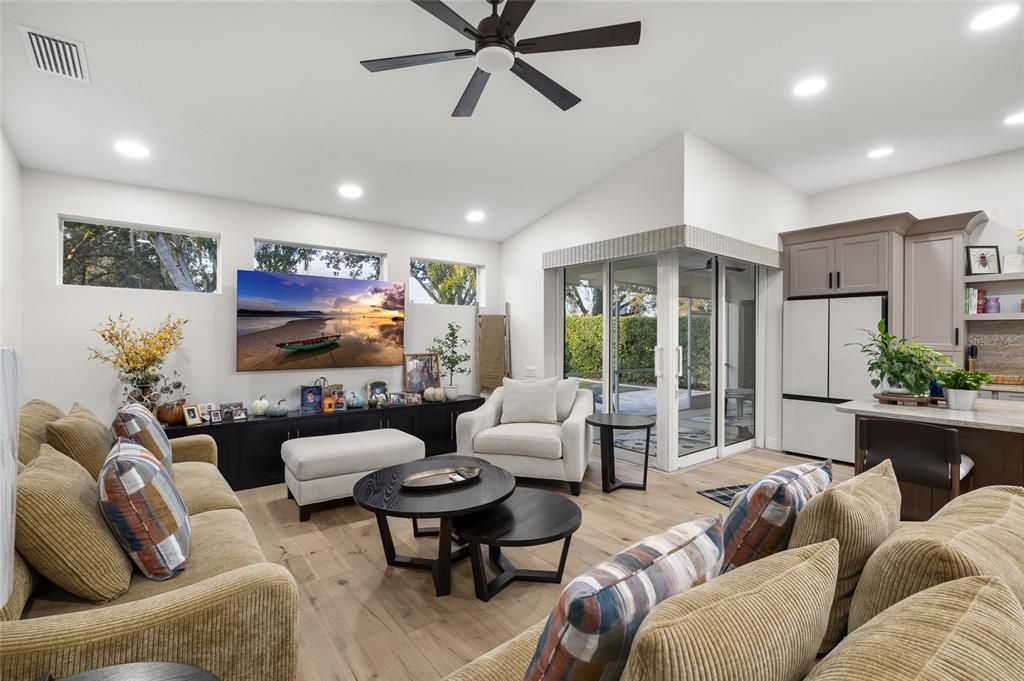 Active With Contract: $449,900 (3 beds, 2 baths, 1762 Square Feet)