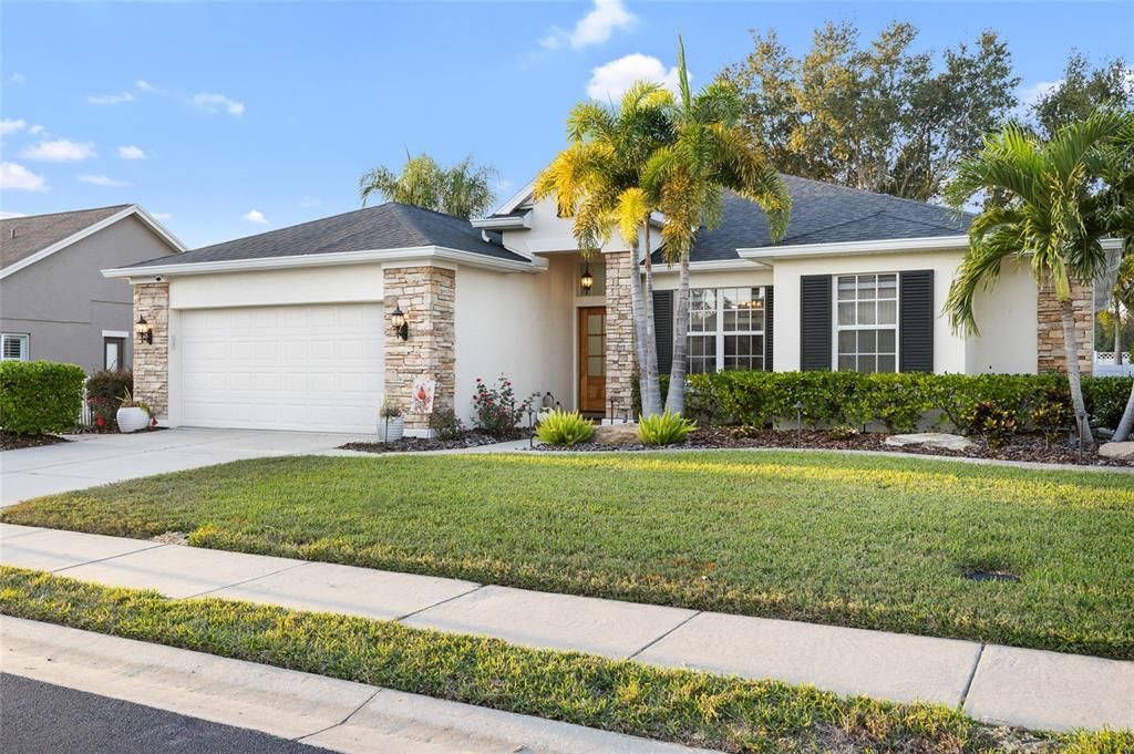 Active With Contract: $449,900 (3 beds, 2 baths, 1762 Square Feet)