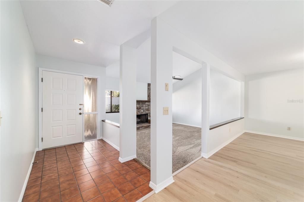 待售: $209,900 (2 贝兹, 2 浴室, 1377 平方英尺)