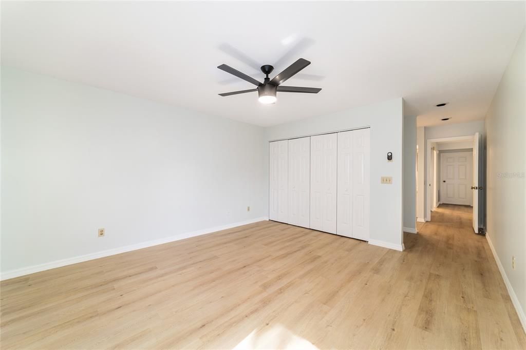 待售: $209,900 (2 贝兹, 2 浴室, 1377 平方英尺)