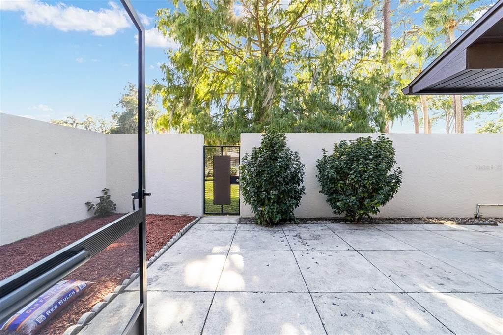 待售: $209,900 (2 贝兹, 2 浴室, 1377 平方英尺)