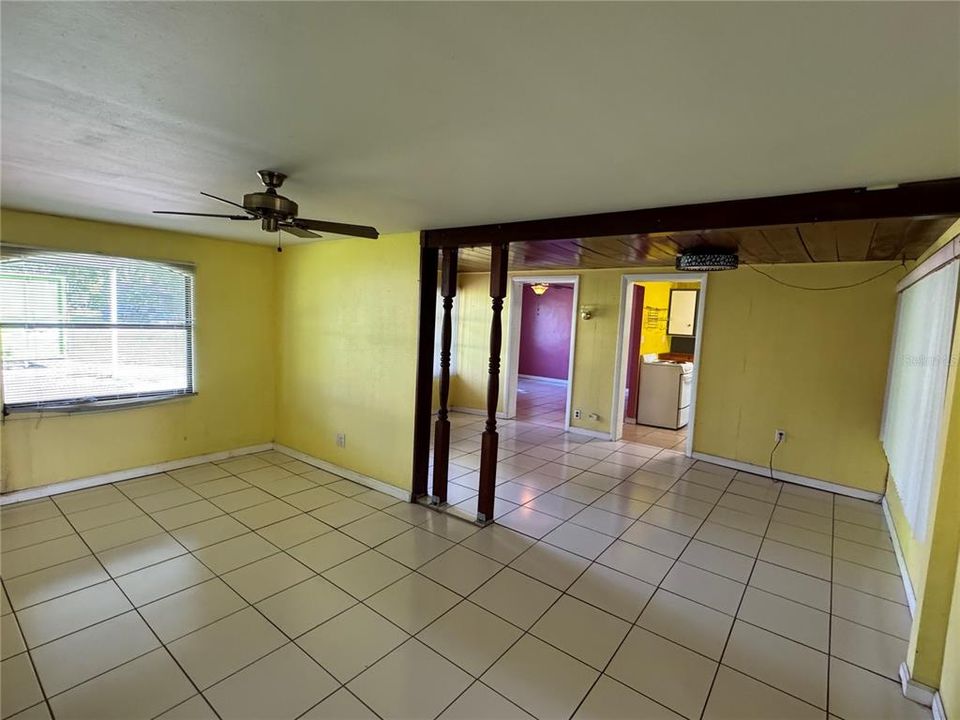 Под контрактом: $149,900 (2 спален, 1 ванн, 1017 Квадратных фут)