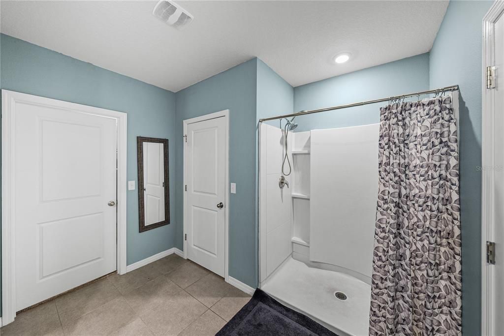 For Sale: $360,000 (4 beds, 2 baths, 2007 Square Feet)