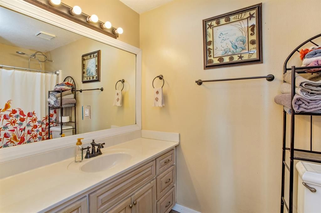 На продажу: $349,900 (3 спален, 2 ванн, 1491 Квадратных фут)