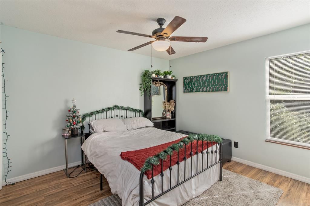 На продажу: $349,900 (3 спален, 2 ванн, 1491 Квадратных фут)