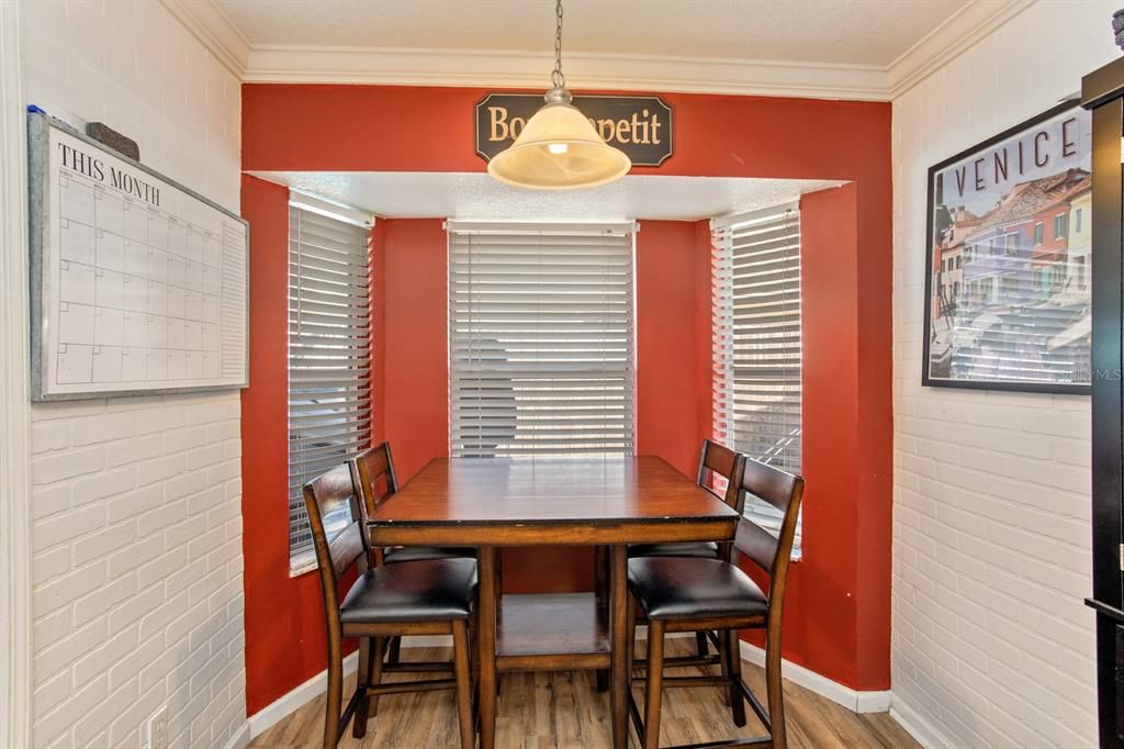 На продажу: $349,900 (3 спален, 2 ванн, 1491 Квадратных фут)