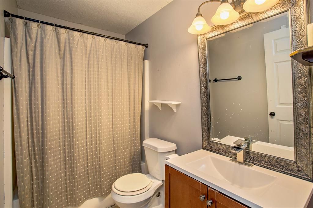 На продажу: $349,900 (3 спален, 2 ванн, 1491 Квадратных фут)