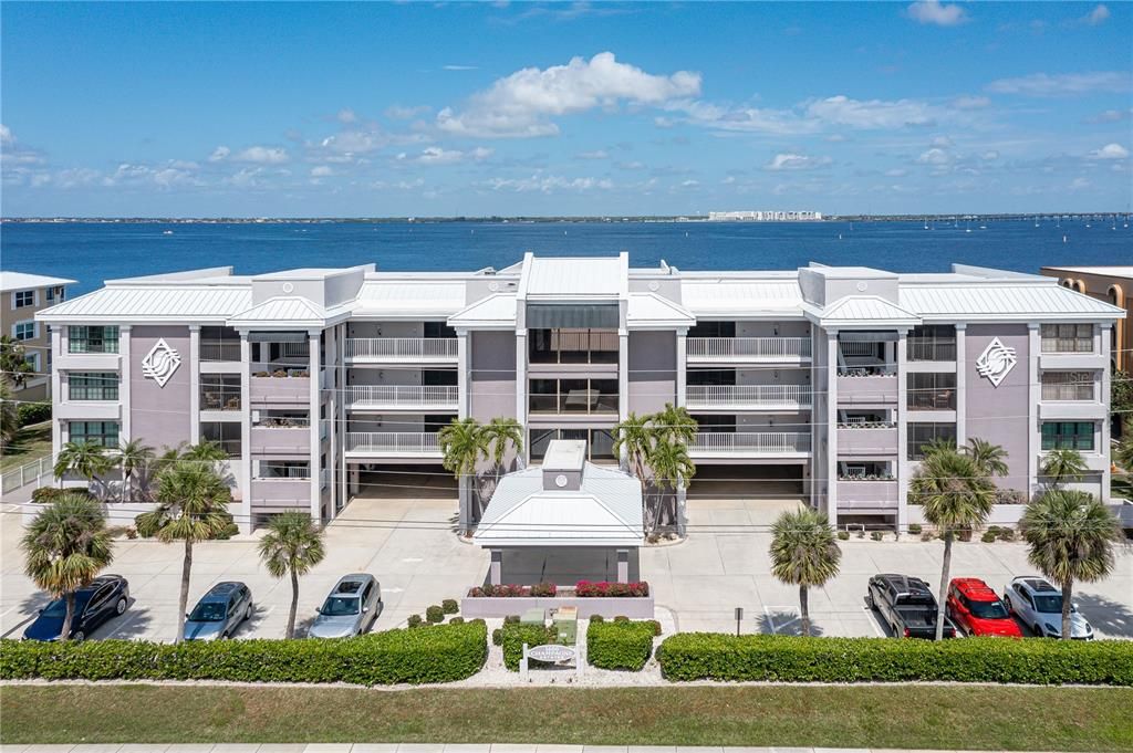 For Sale: $547,000 (3 beds, 2 baths, 2200 Square Feet)