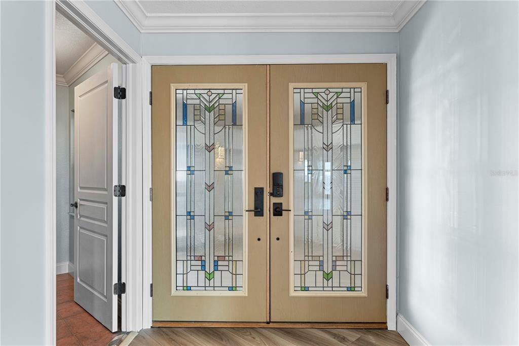 For Sale: $547,000 (3 beds, 2 baths, 2200 Square Feet)