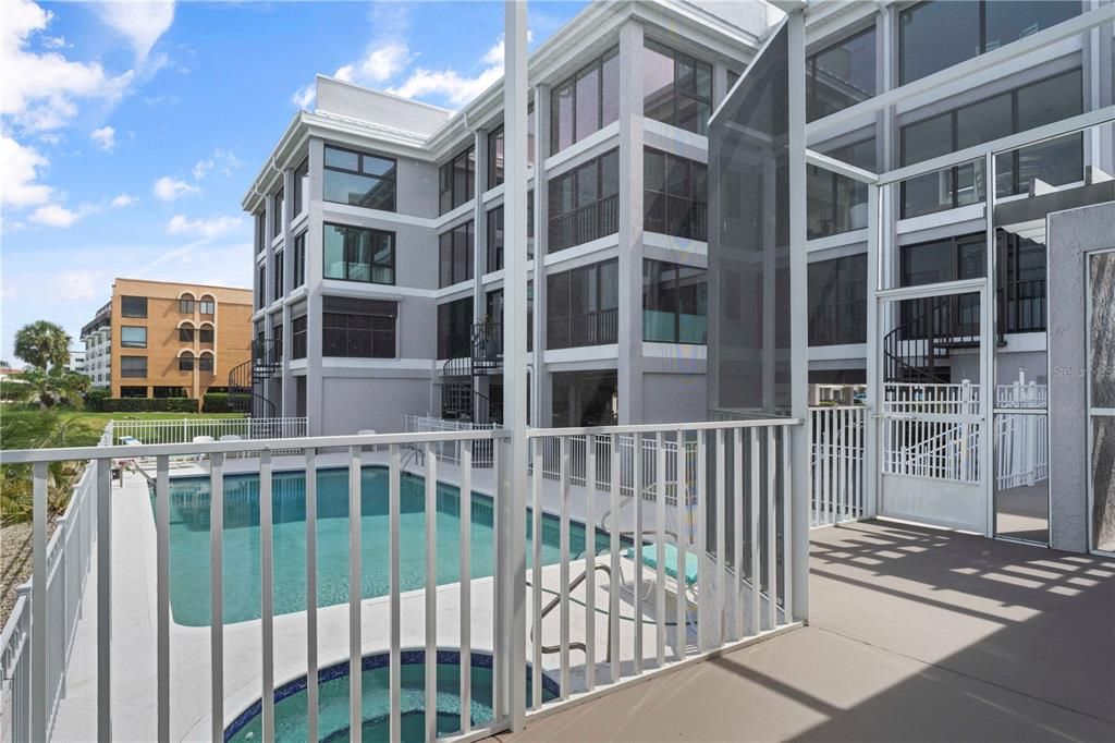 For Sale: $547,000 (3 beds, 2 baths, 2200 Square Feet)