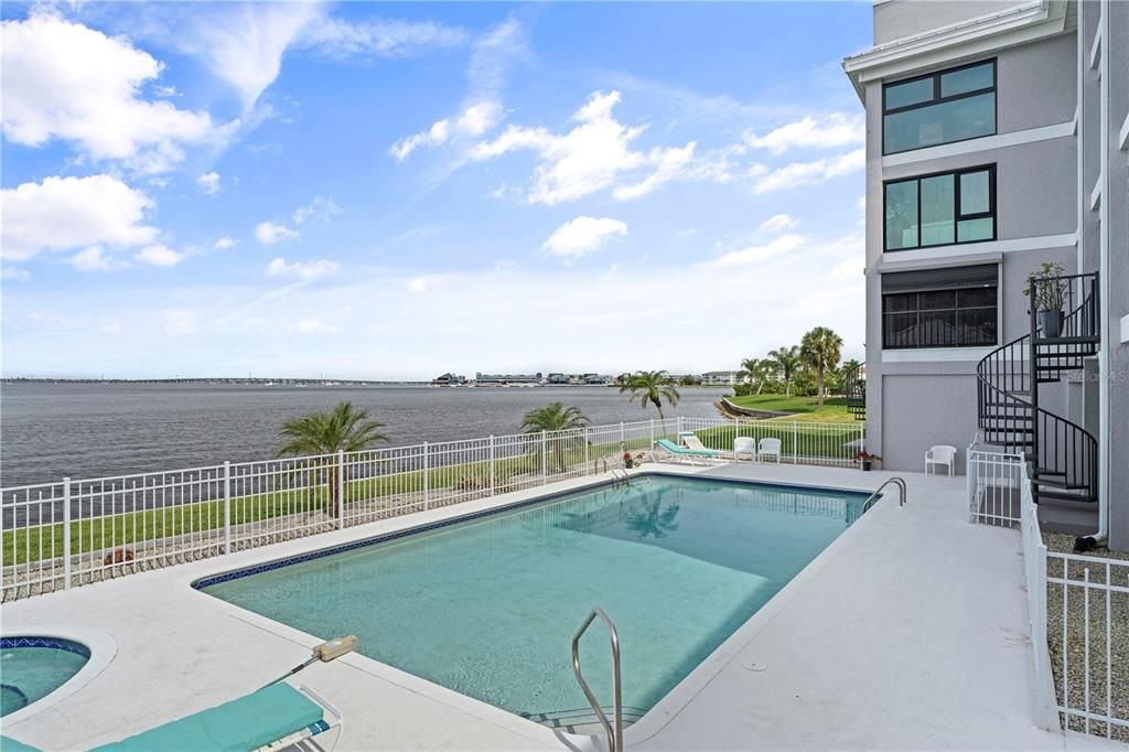 For Sale: $547,000 (3 beds, 2 baths, 2200 Square Feet)