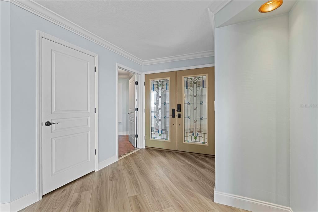 For Sale: $547,000 (3 beds, 2 baths, 2200 Square Feet)