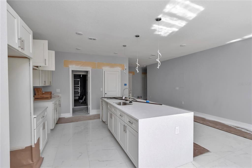 На продажу: $309,900 (4 спален, 3 ванн, 1905 Квадратных фут)