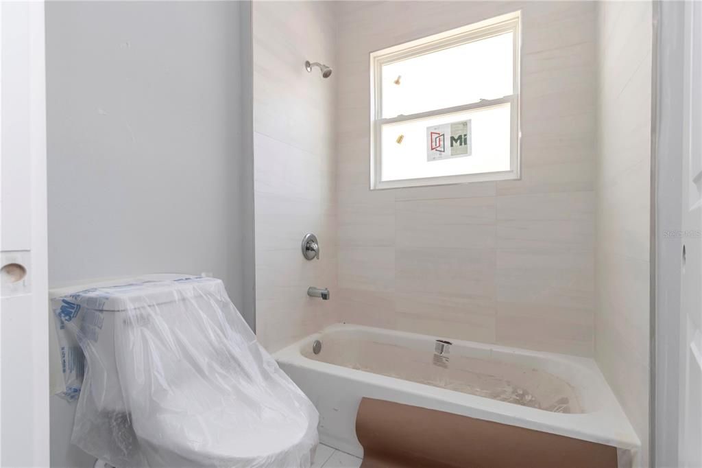 На продажу: $309,900 (4 спален, 3 ванн, 1905 Квадратных фут)