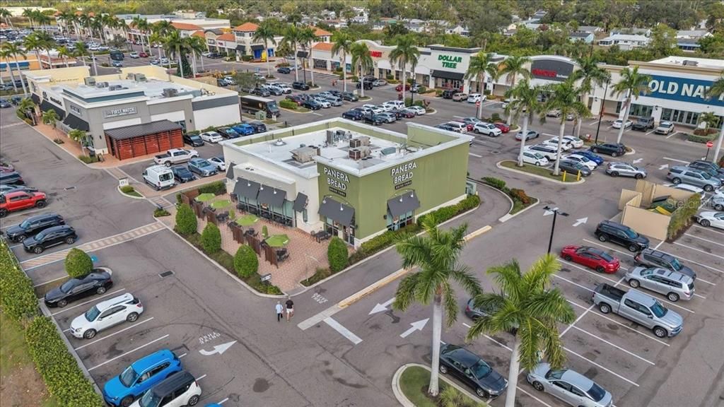 En Venta: $695,000 (4 camas, 3 baños, 3031 Pies cuadrados)