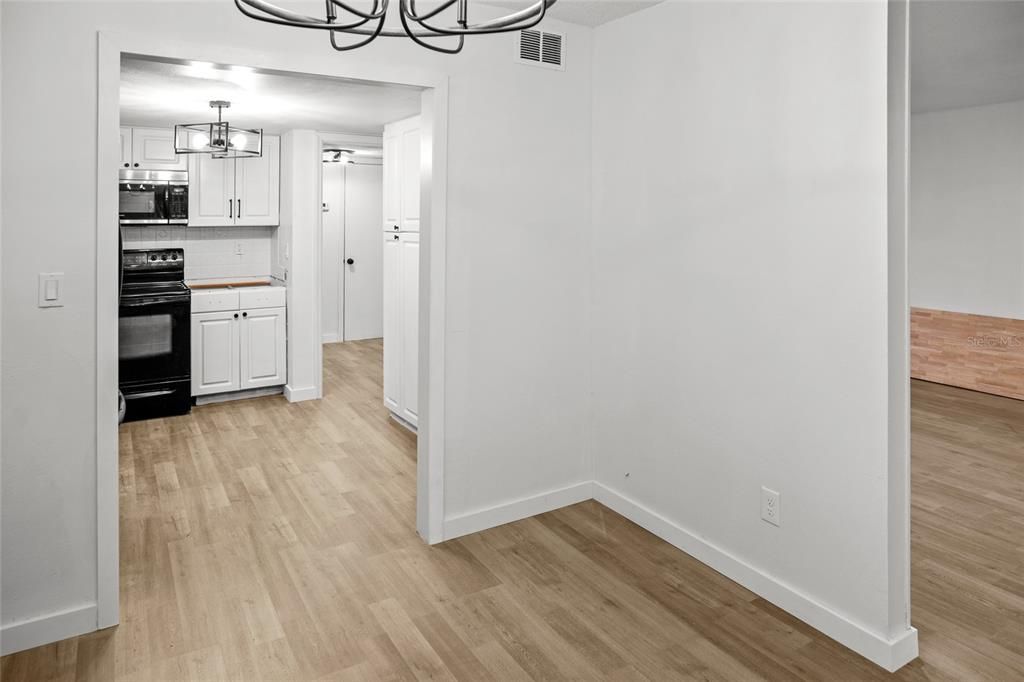 На продажу: $209,000 (3 спален, 2 ванн, 1432 Квадратных фут)