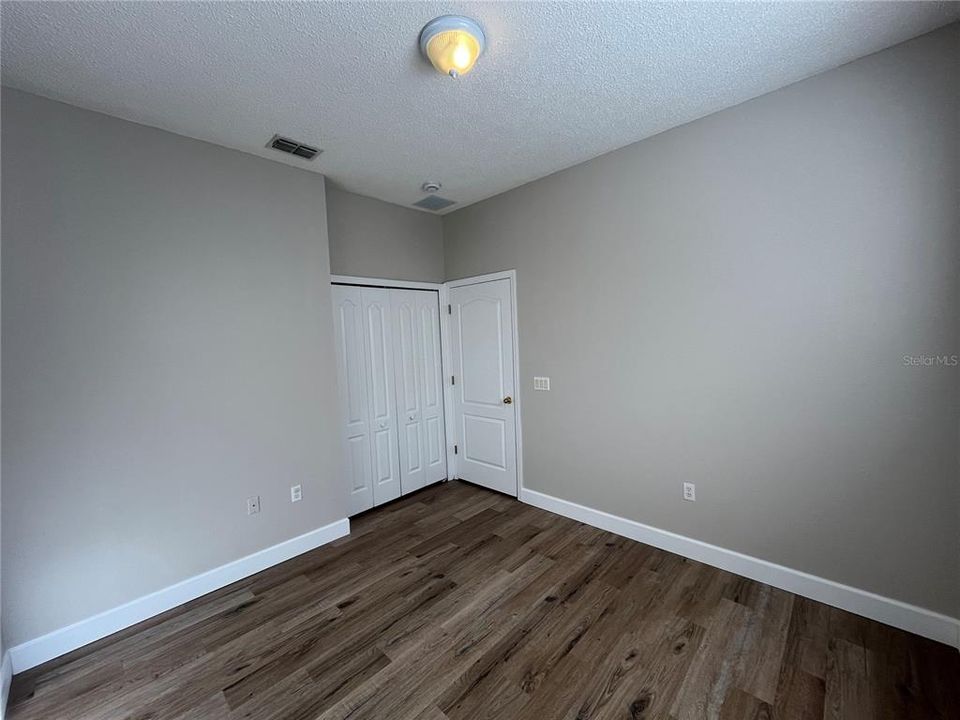 For Rent: $2,367 (4 beds, 2 baths, 1710 Square Feet)