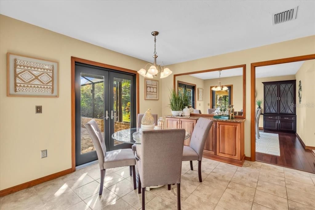 For Sale: $1,300,000 (6 beds, 4 baths, 4468 Square Feet)