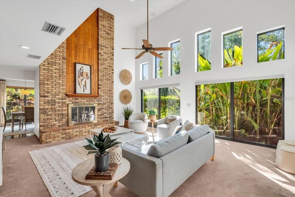 For Sale: $1,300,000 (6 beds, 4 baths, 4468 Square Feet)