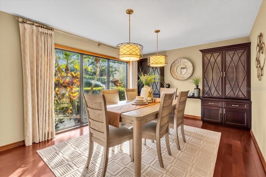 For Sale: $1,300,000 (6 beds, 4 baths, 4468 Square Feet)