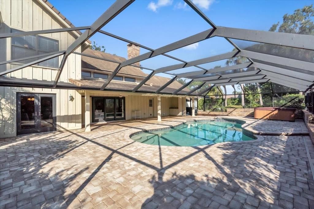 For Sale: $1,300,000 (6 beds, 4 baths, 4468 Square Feet)