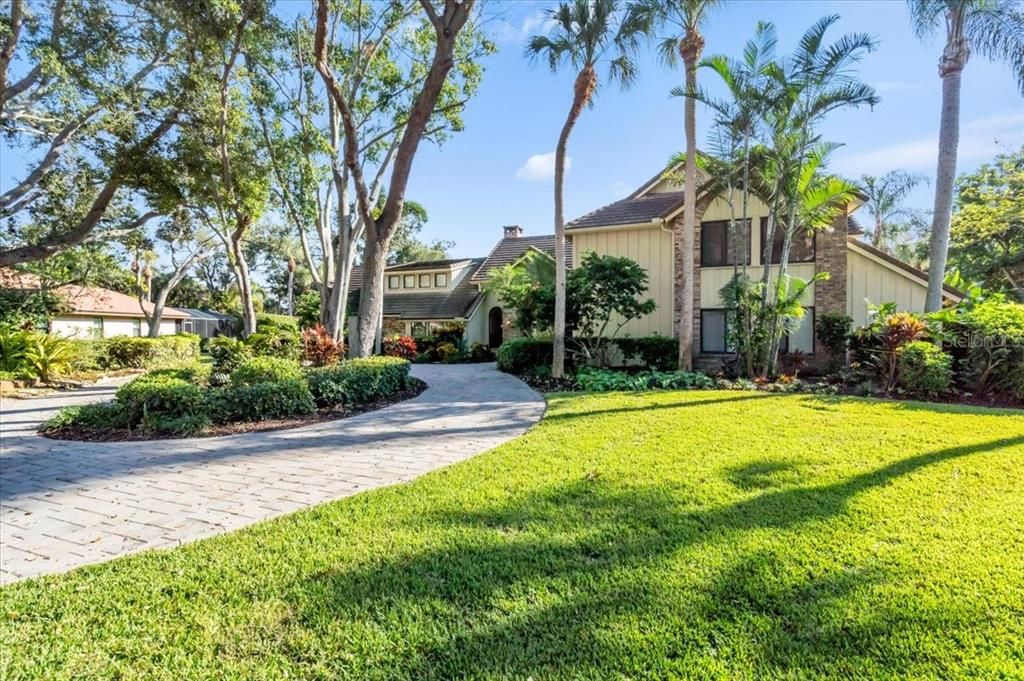 For Sale: $1,300,000 (6 beds, 4 baths, 4468 Square Feet)