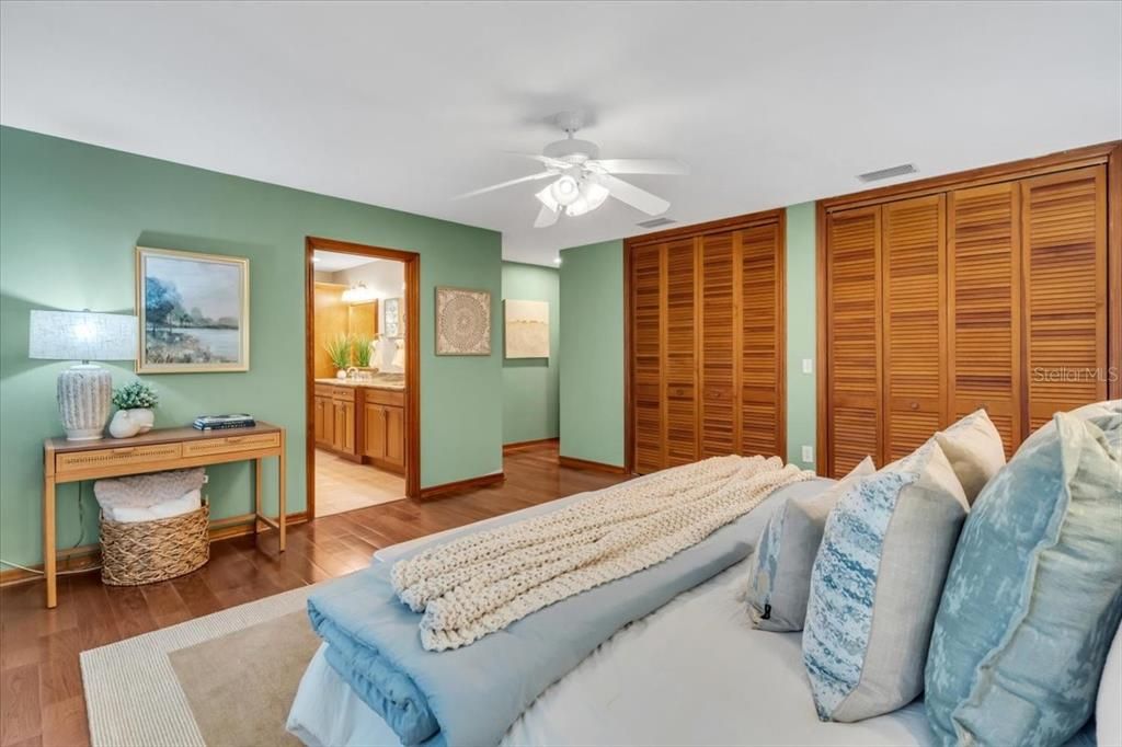 For Sale: $1,300,000 (6 beds, 4 baths, 4468 Square Feet)