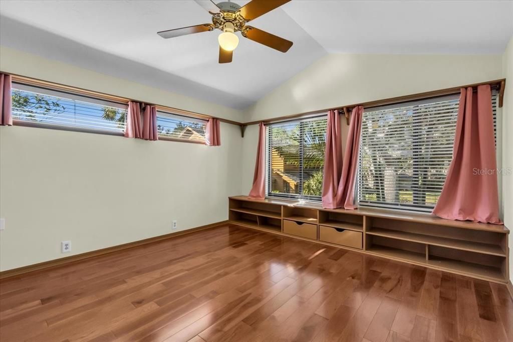 For Sale: $1,300,000 (6 beds, 4 baths, 4468 Square Feet)