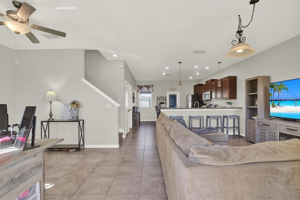 На продажу: $350,000 (3 спален, 2 ванн, 1615 Квадратных фут)