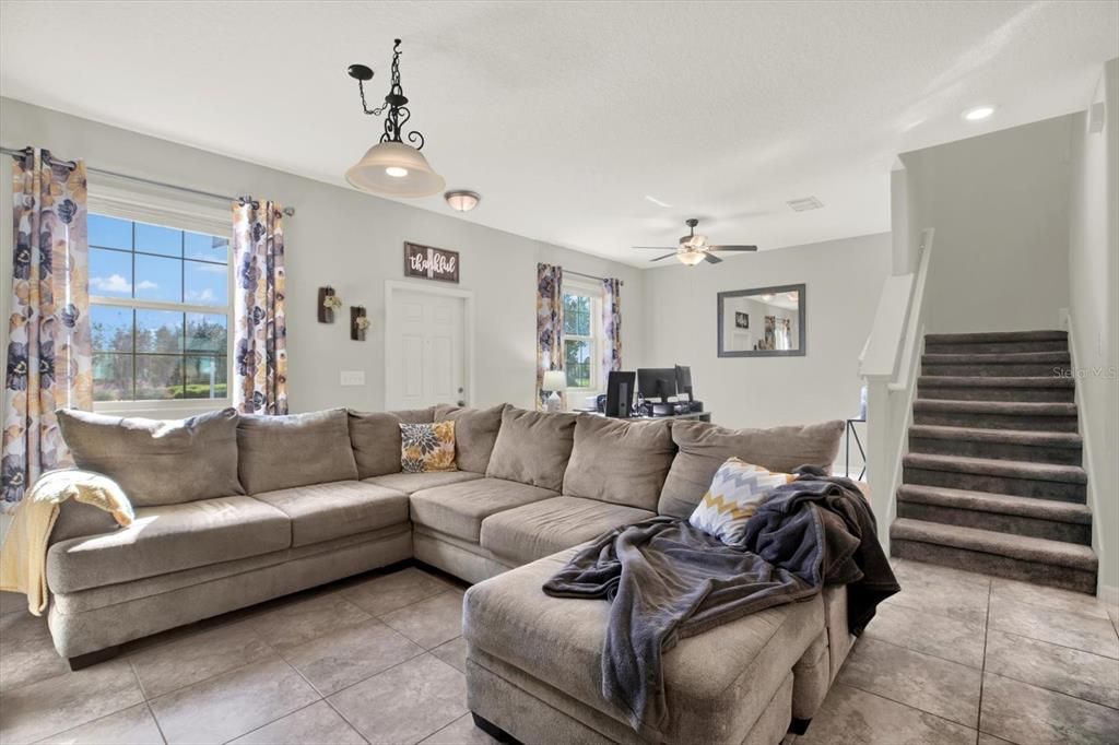 На продажу: $350,000 (3 спален, 2 ванн, 1615 Квадратных фут)