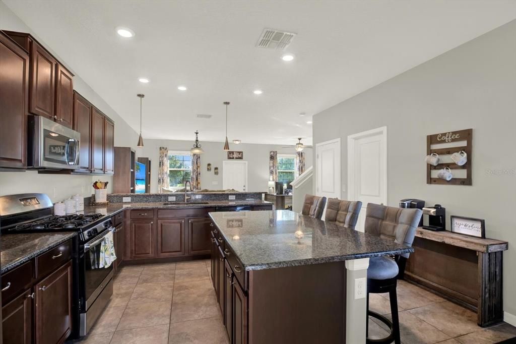 На продажу: $350,000 (3 спален, 2 ванн, 1615 Квадратных фут)