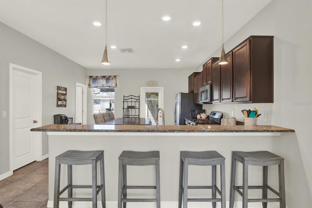 На продажу: $350,000 (3 спален, 2 ванн, 1615 Квадратных фут)