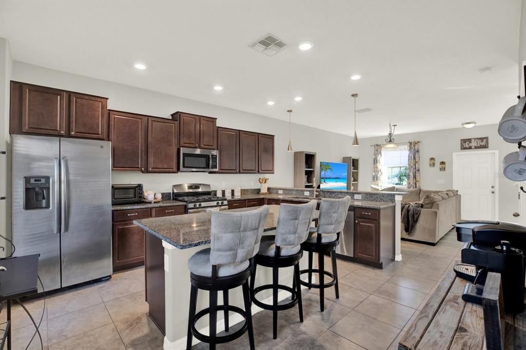 На продажу: $350,000 (3 спален, 2 ванн, 1615 Квадратных фут)