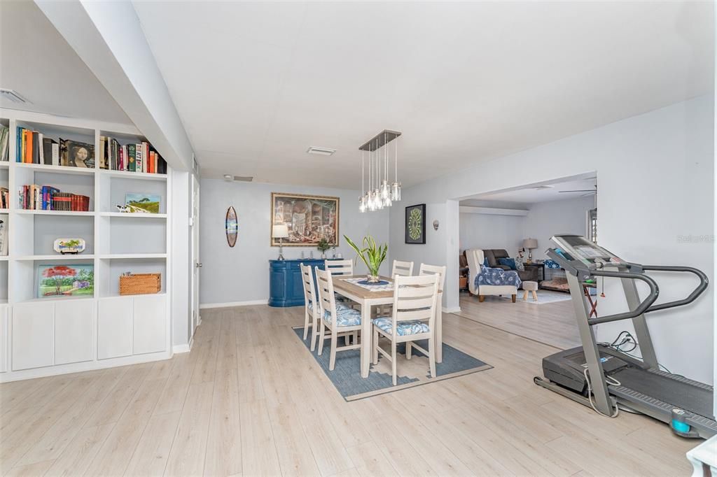 待售: $435,000 (4 贝兹, 3 浴室, 2234 平方英尺)