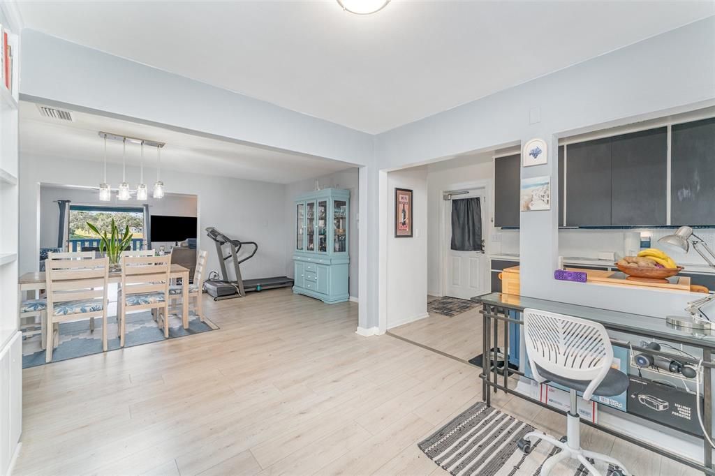 待售: $435,000 (4 贝兹, 3 浴室, 2234 平方英尺)