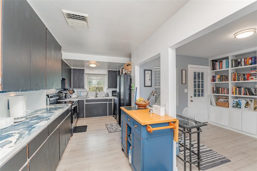 待售: $435,000 (4 贝兹, 3 浴室, 2234 平方英尺)