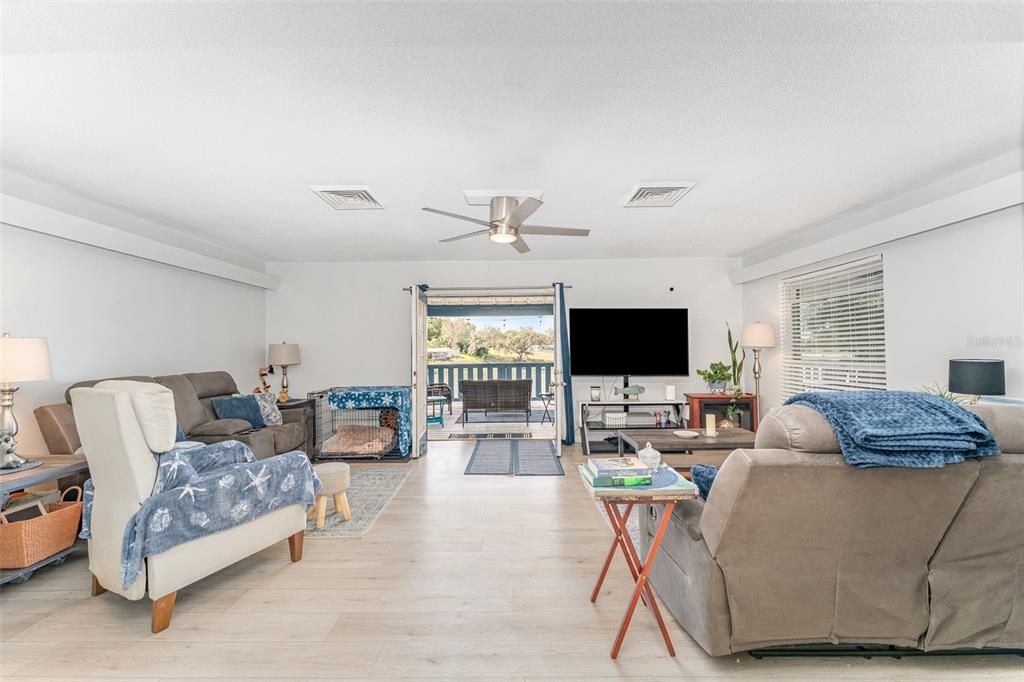 待售: $435,000 (4 贝兹, 3 浴室, 2234 平方英尺)