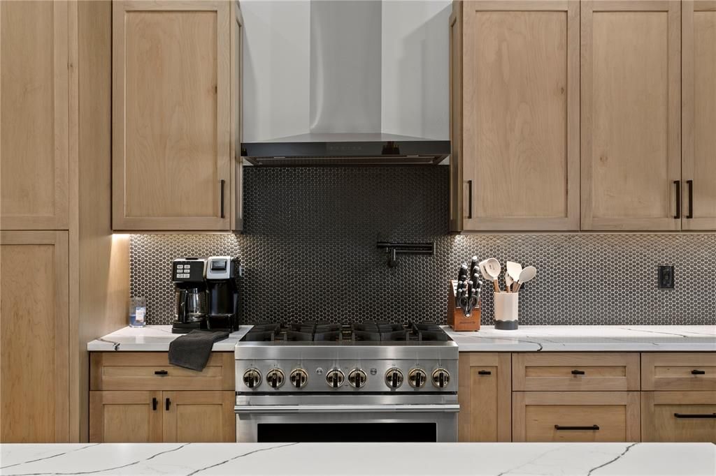 Active With Contract: $5,500 (4 beds, 3 baths, 3014 Square Feet)