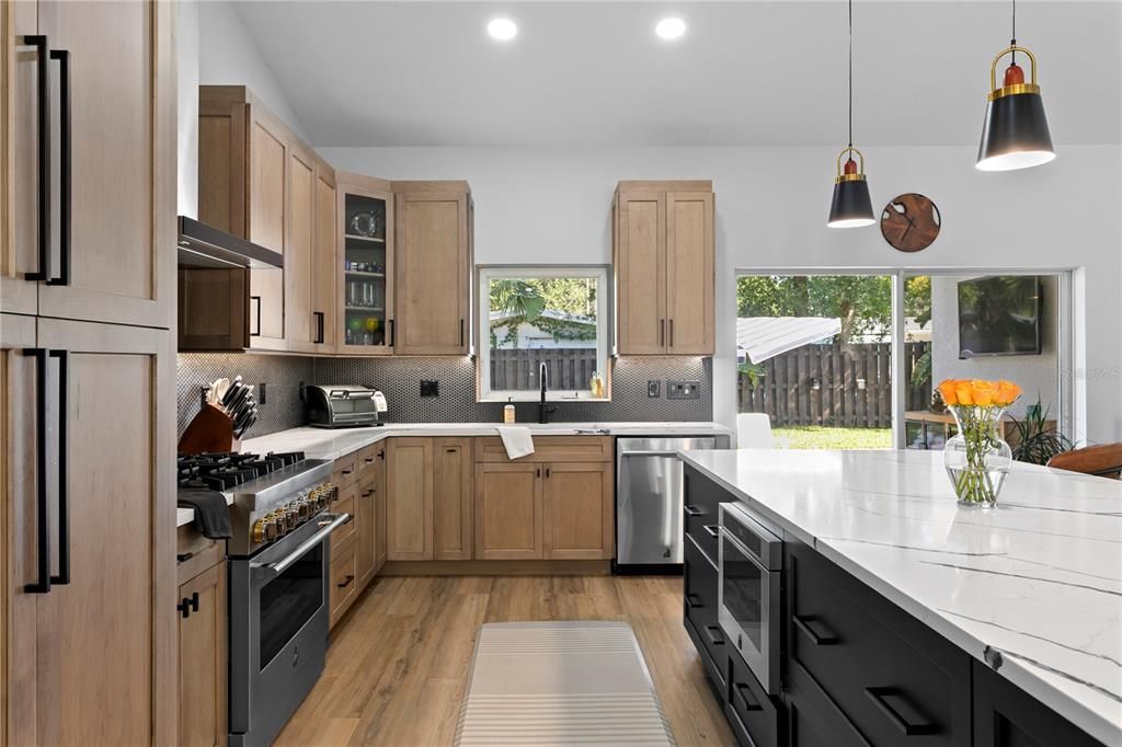 Active With Contract: $5,500 (4 beds, 3 baths, 3014 Square Feet)