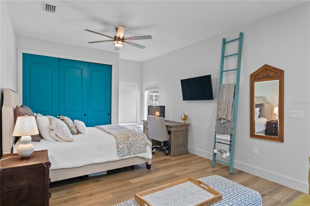 Active With Contract: $5,500 (4 beds, 3 baths, 3014 Square Feet)