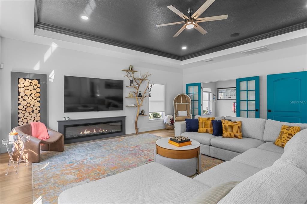 Active With Contract: $5,500 (4 beds, 3 baths, 3014 Square Feet)