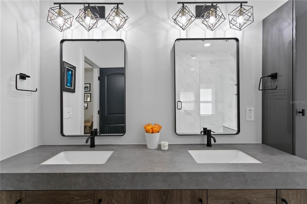 Active With Contract: $5,500 (4 beds, 3 baths, 3014 Square Feet)