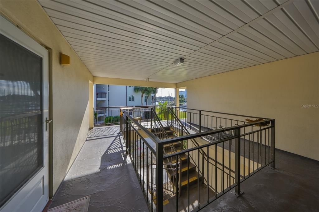 For Sale: $140,000 (2 beds, 2 baths, 1104 Square Feet)