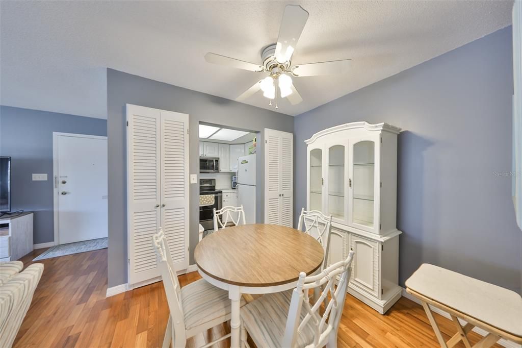 For Sale: $140,000 (2 beds, 2 baths, 1104 Square Feet)