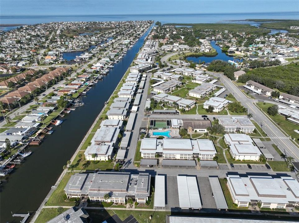 For Sale: $140,000 (2 beds, 2 baths, 1104 Square Feet)