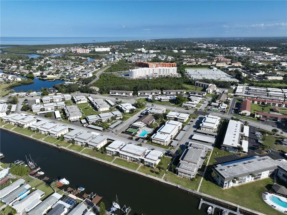 For Sale: $140,000 (2 beds, 2 baths, 1104 Square Feet)